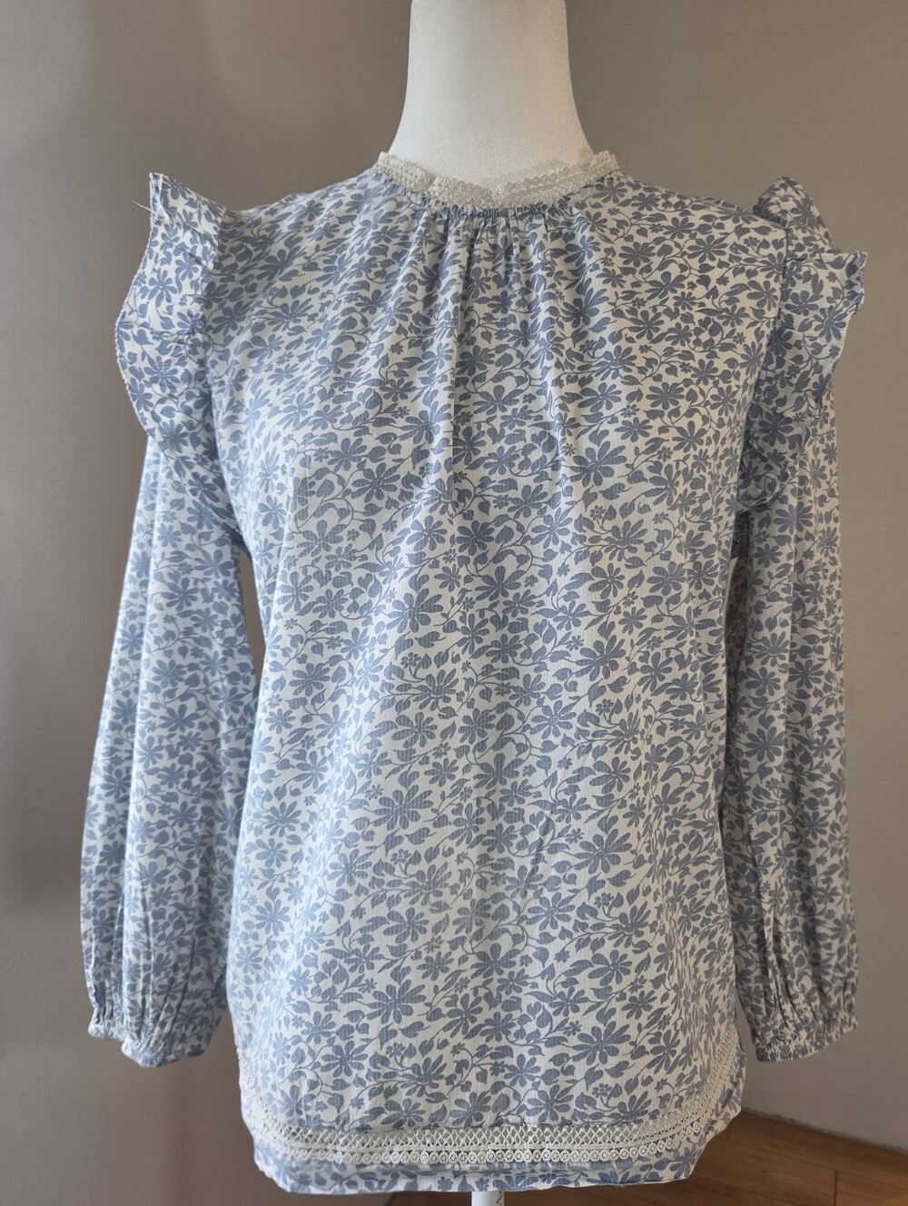 J. Crew Cotton Flutter Sleeve Top in Blue Floral and Lace Women's Small